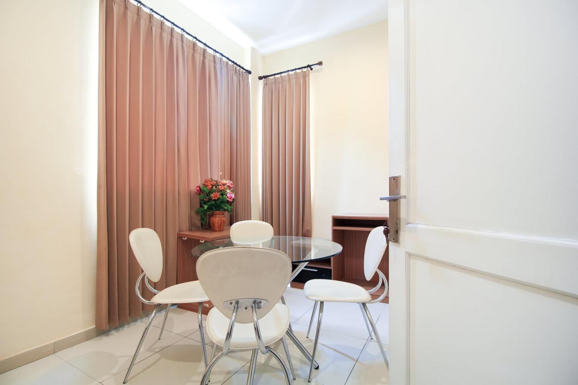 Super Oyo Capital O 175 K-60 Residence Surabaya Dış mekan fotoğraf
