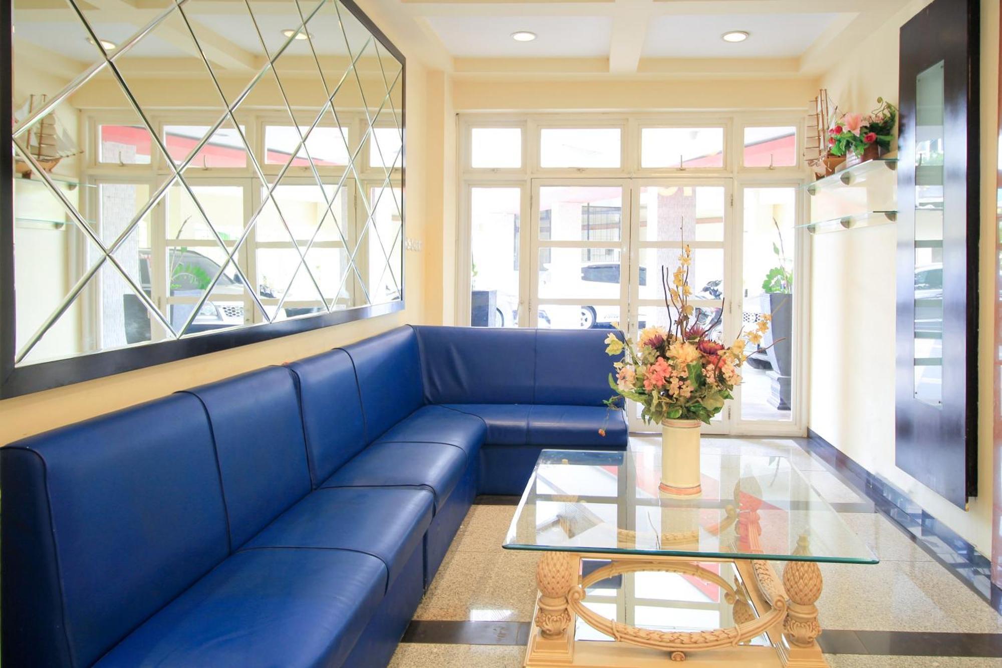 Super Oyo Capital O 175 K-60 Residence Surabaya Dış mekan fotoğraf