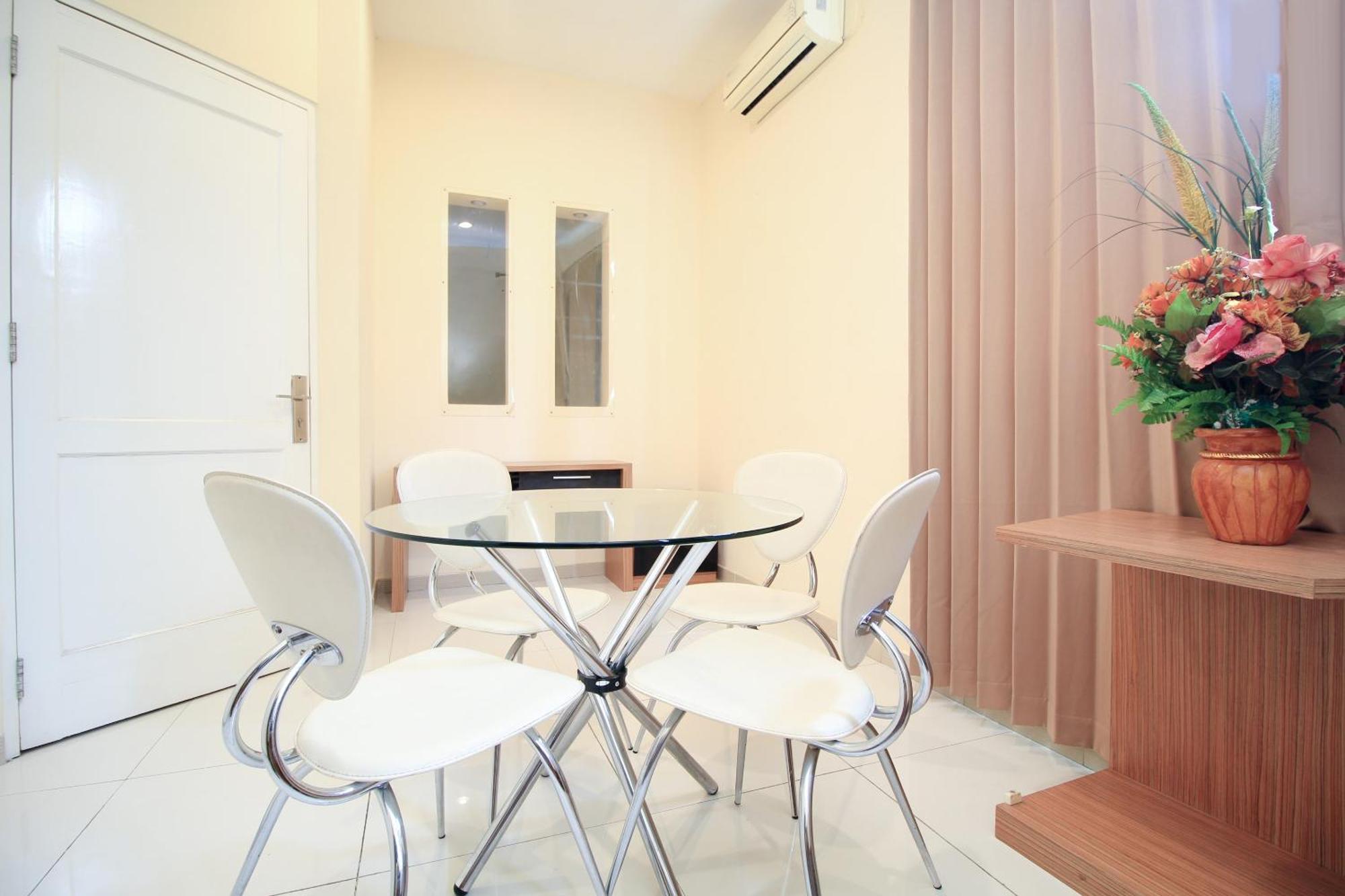 Super Oyo Capital O 175 K-60 Residence Surabaya Dış mekan fotoğraf