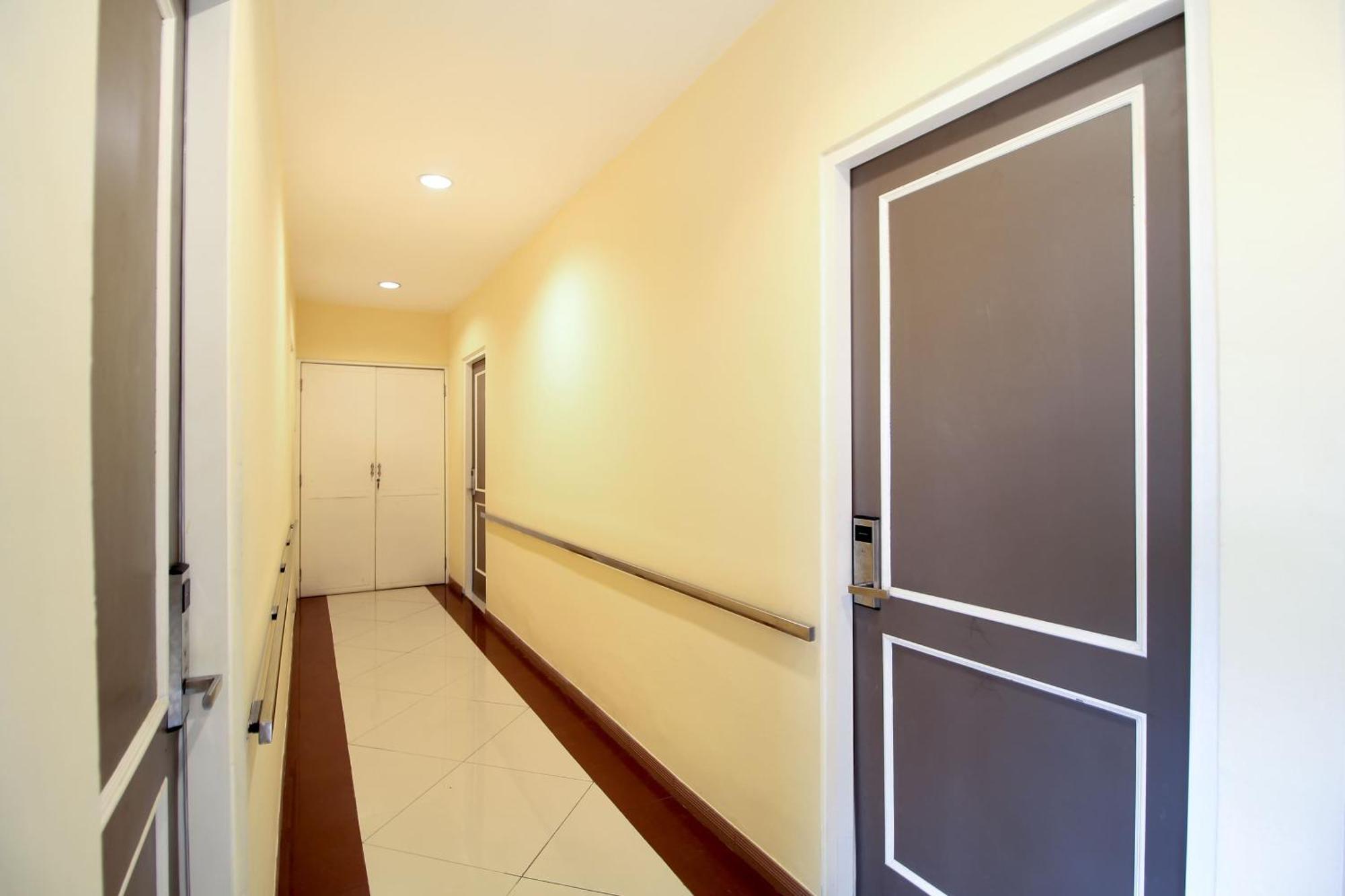 Super Oyo Capital O 175 K-60 Residence Surabaya Dış mekan fotoğraf