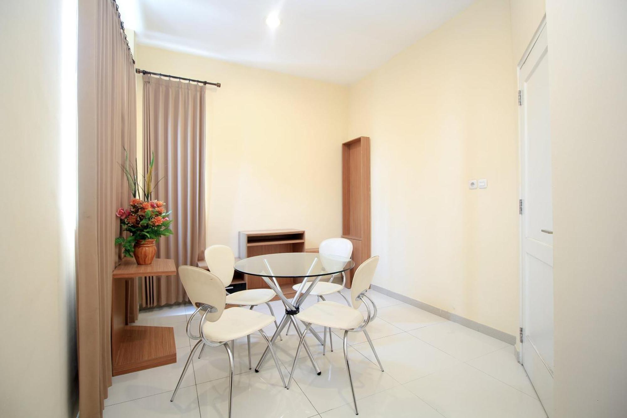 Super Oyo Capital O 175 K-60 Residence Surabaya Dış mekan fotoğraf